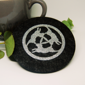 Tassenuntersetzer Paderborn Drei Hasen Silber Glitzer Untersetzer aus Filz f&uuml;r Kaffeetassen